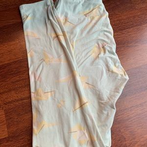LulaRoe origami plane OS leggings